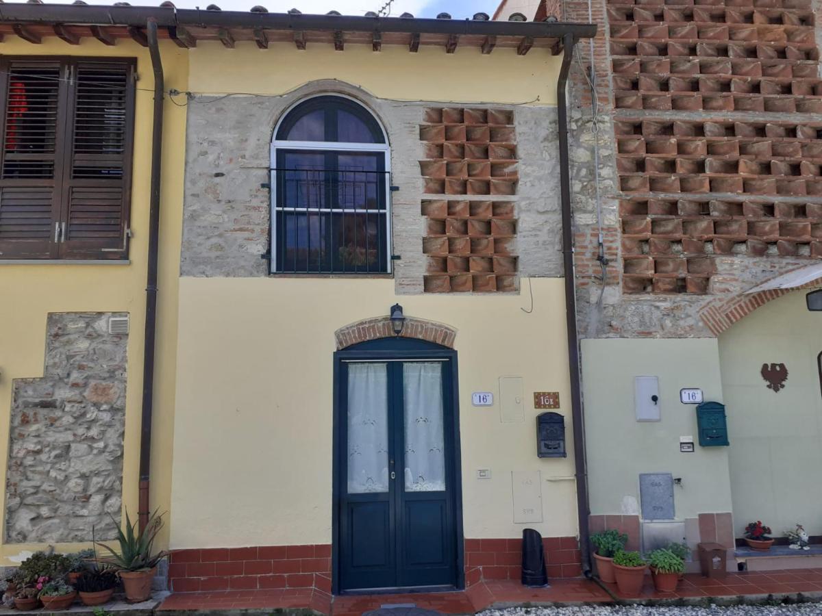Casa Di Nonno Gio Vila Vecchiano Exterior foto